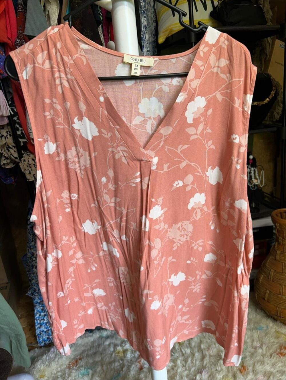 Como Blu Women's Coral Floral V-Neck Sleeveless Blouse Size 2X